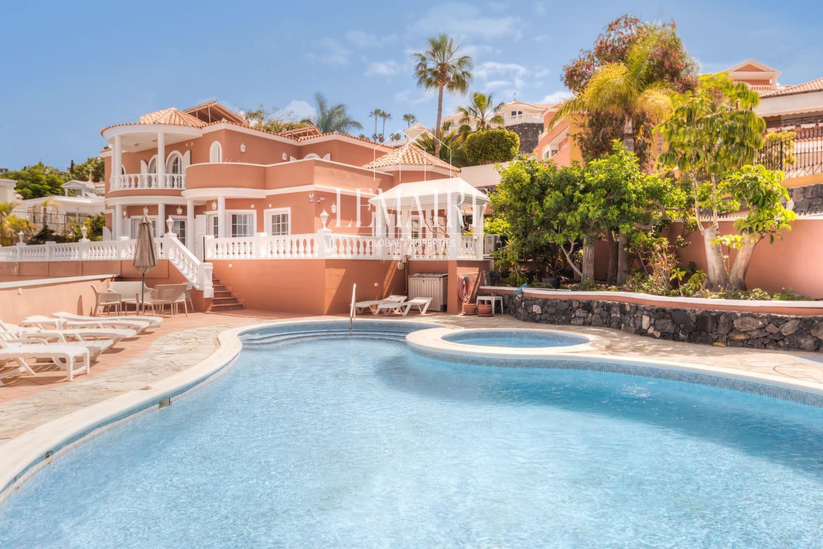 5 bedroom Villa for sale in Costa Adeje with pool garage - € 2,500,000 (Ref: 10103580)