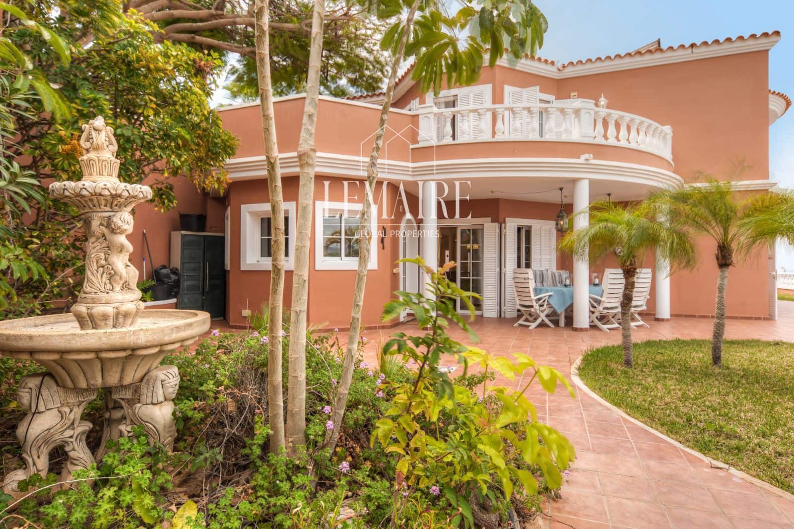 5 bedroom Villa for sale in Costa Adeje with pool garage - € 2,500,000 (Ref: 10103580)