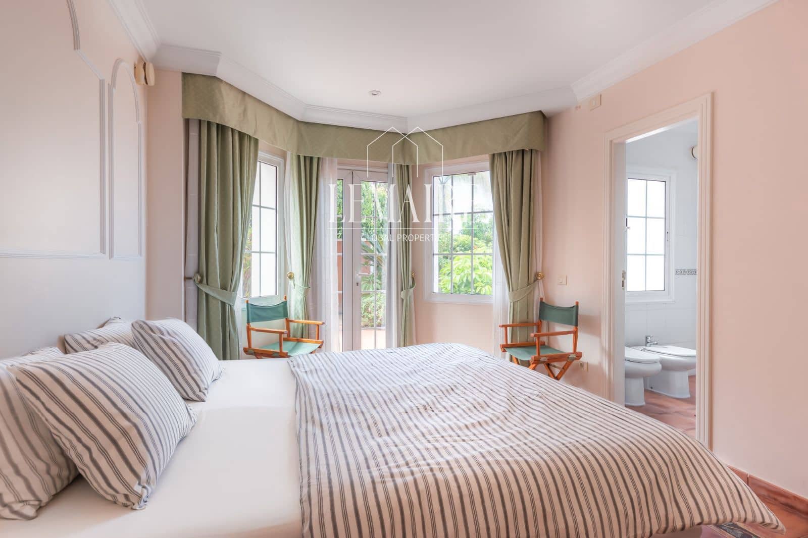 5 bedroom Villa for sale in Costa Adeje with pool garage - € 2,500,000 (Ref: 10103580)