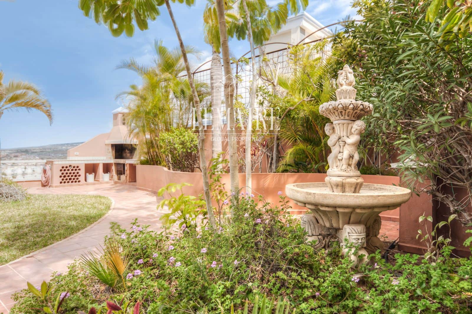 5 bedroom Villa for sale in Costa Adeje with pool garage - € 2,500,000 (Ref: 10103580)