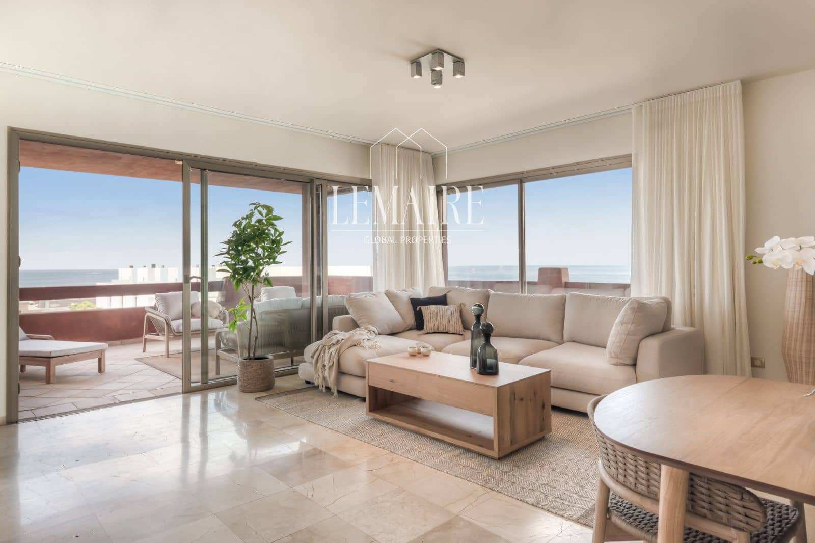 3 bedroom Flat for sale in Palm-Mar with pool garage - € 899,000 (Ref: 10103583)
