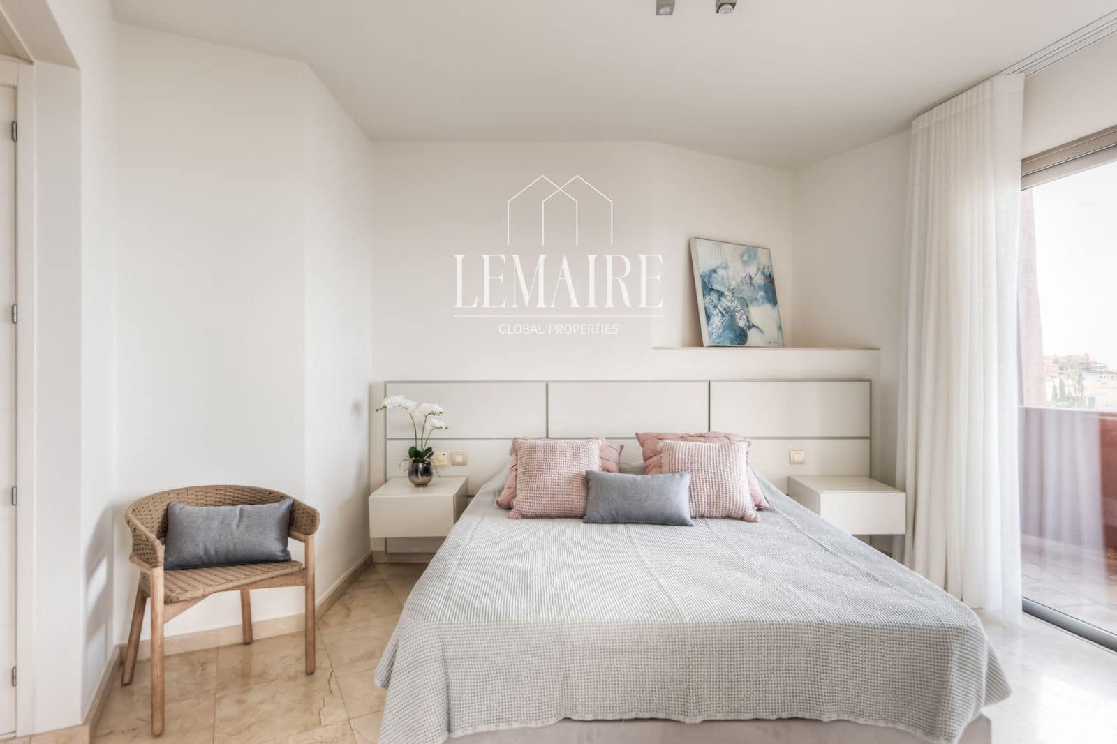 3 bedroom Flat for sale in Palm-Mar with pool garage - € 899,000 (Ref: 10103583)