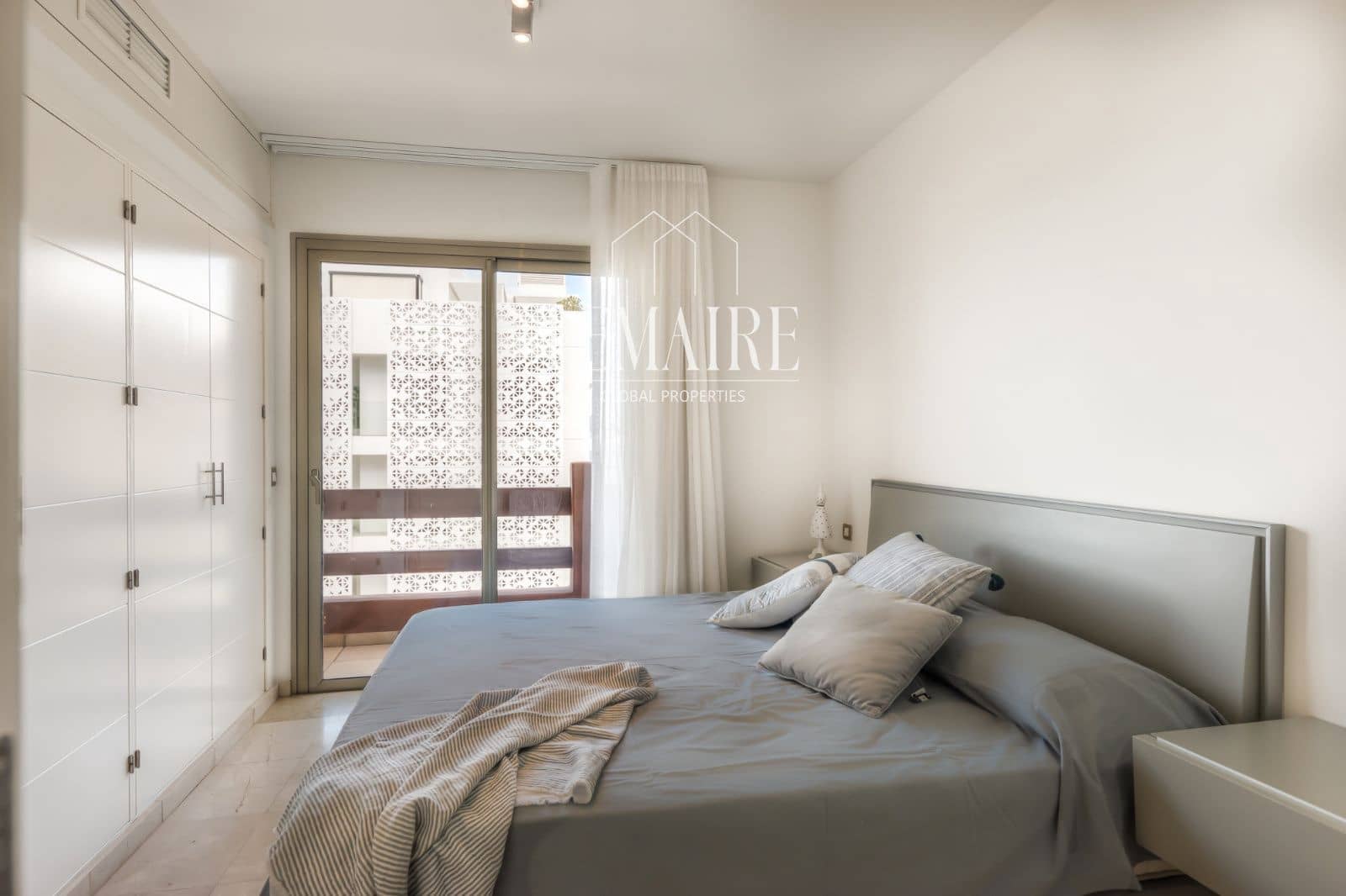 3 bedroom Flat for sale in Palm-Mar with pool garage - € 899,000 (Ref: 10103583)