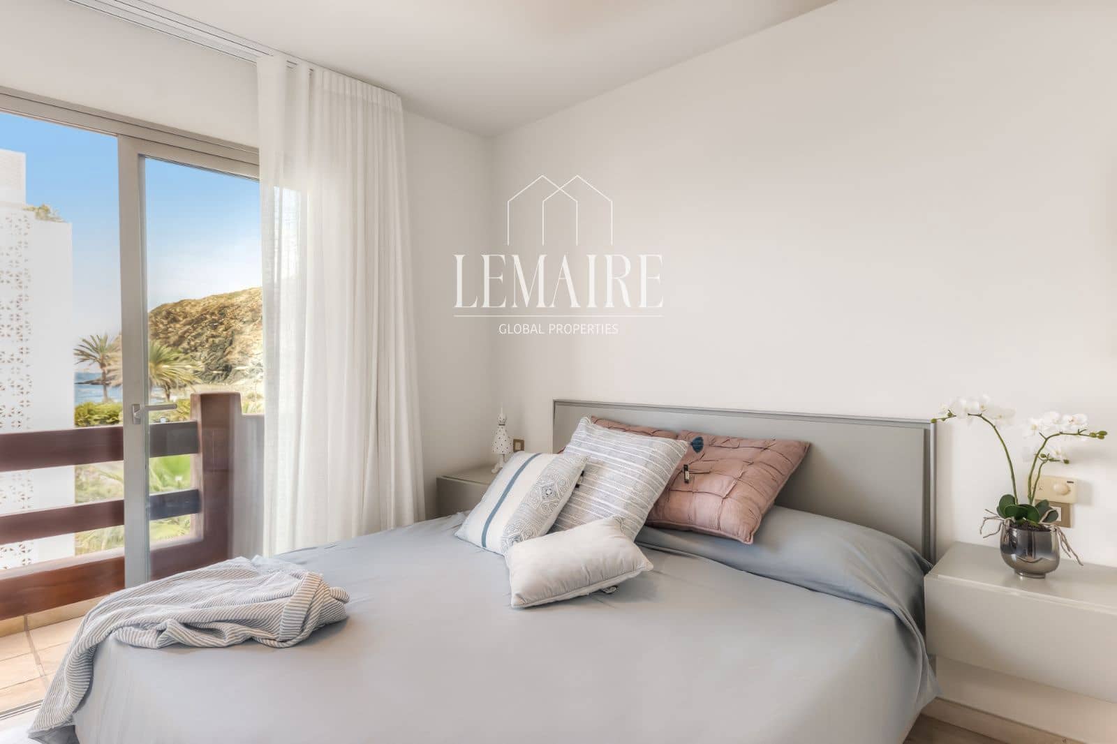 3 bedroom Flat for sale in Palm-Mar with pool garage - € 899,000 (Ref: 10103583)