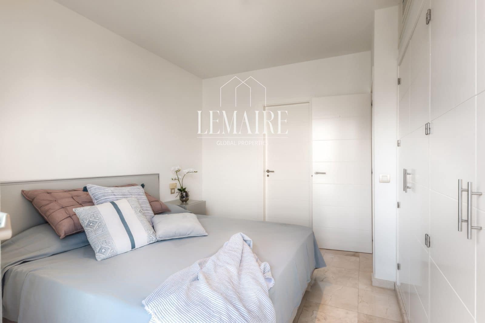 3 bedroom Flat for sale in Palm-Mar with pool garage - € 899,000 (Ref: 10103583)