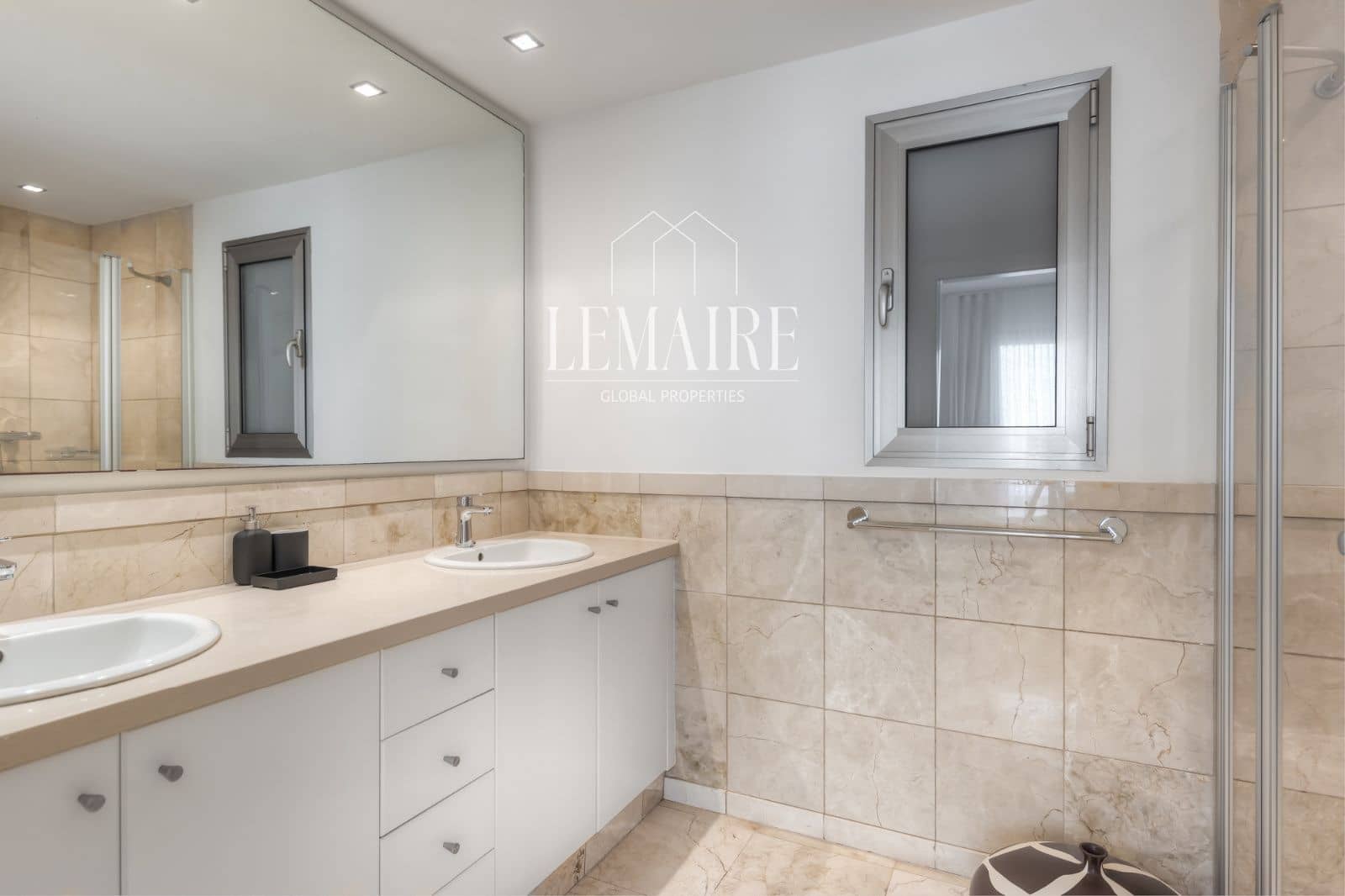 3 bedroom Flat for sale in Palm-Mar with pool garage - € 899,000 (Ref: 10103583)