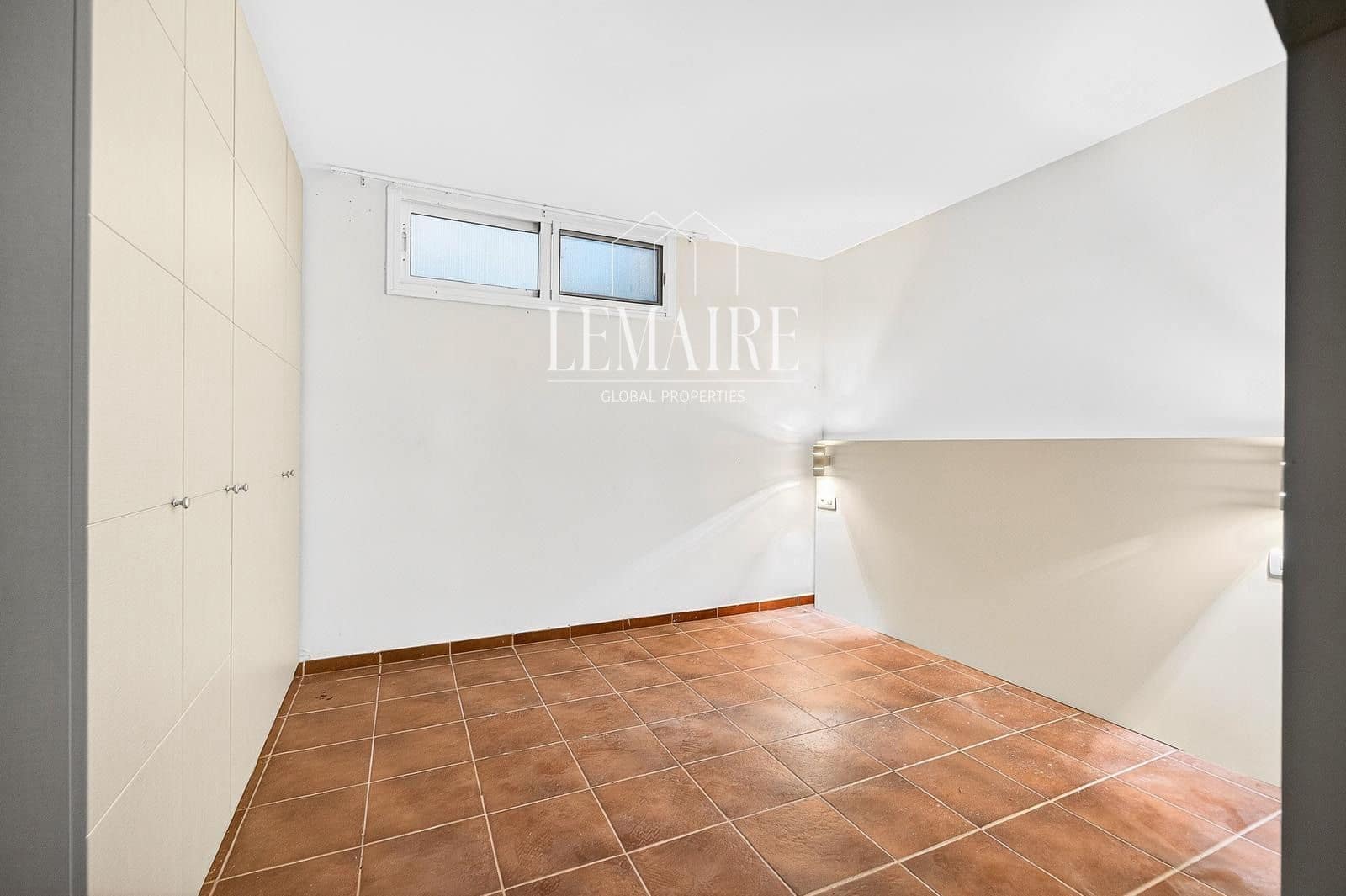 5 sypialnia Willa na sprzedaż w Los Cristianos z basenem garażem - 1 790 000 € (Ref: 10103584)