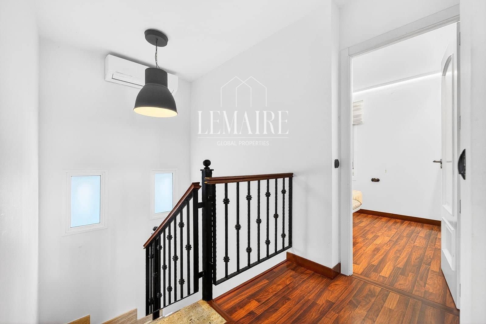 5 sypialnia Willa na sprzedaż w Los Cristianos z basenem garażem - 1 790 000 € (Ref: 10103584)