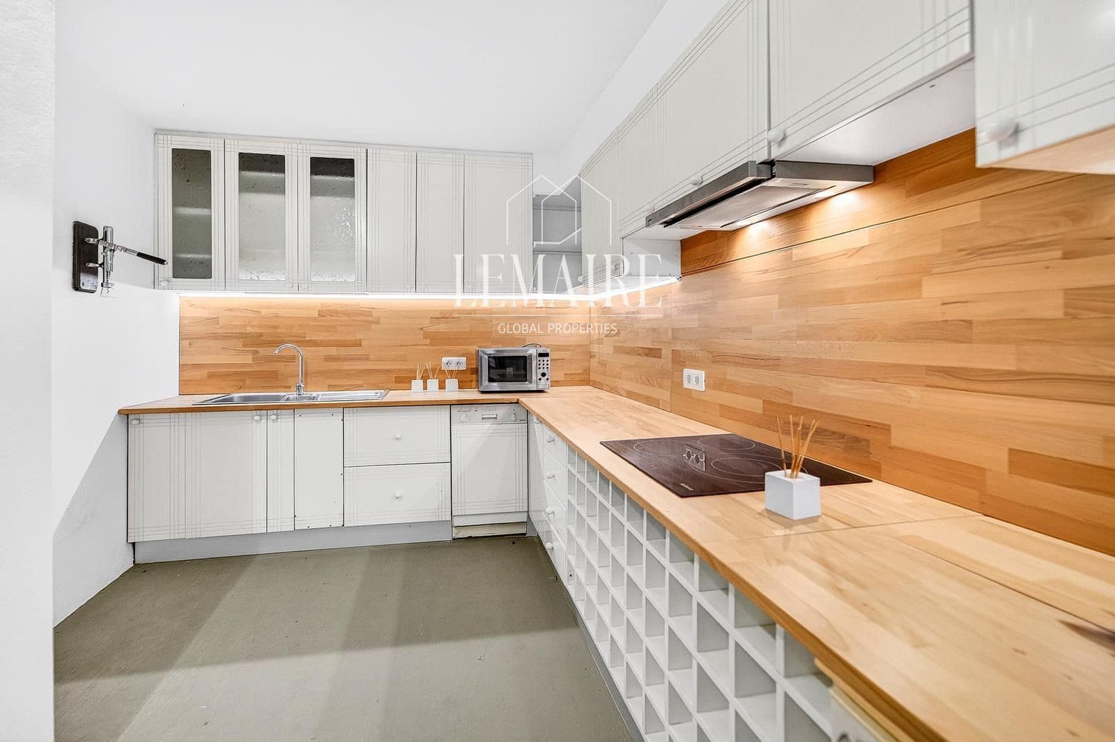 5 sypialnia Willa na sprzedaż w Los Cristianos z basenem garażem - 1 790 000 € (Ref: 10103584)