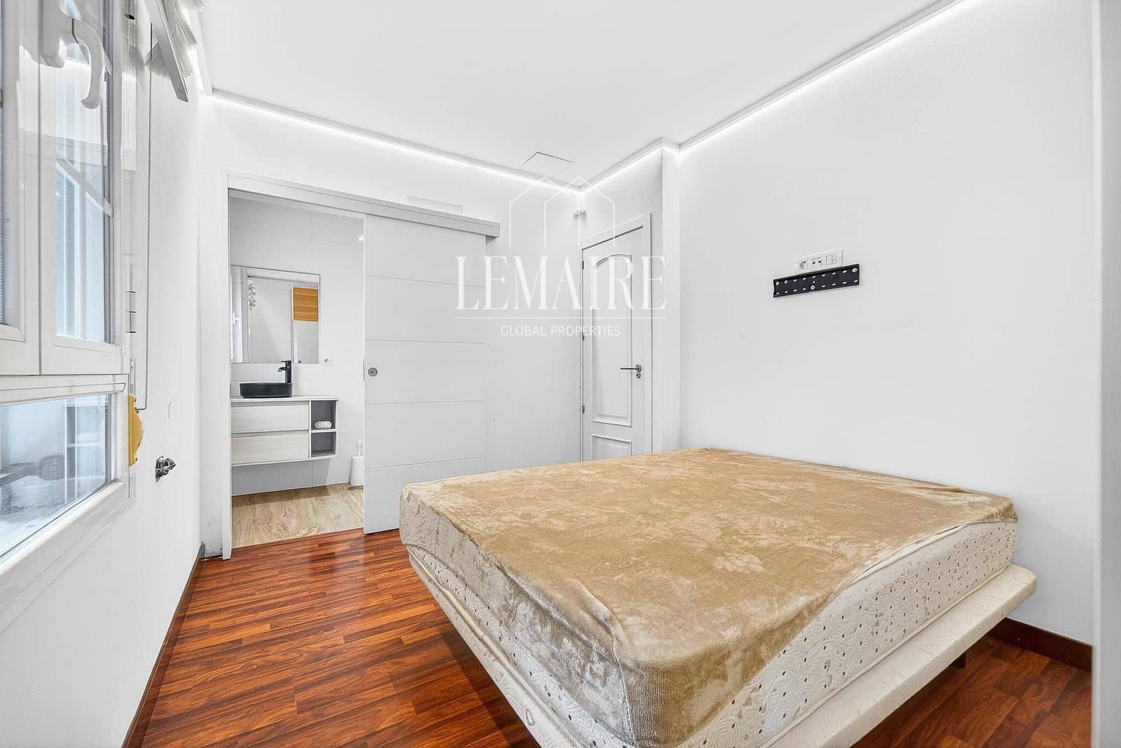 5 sypialnia Willa na sprzedaż w Los Cristianos z basenem garażem - 1 790 000 € (Ref: 10103584)