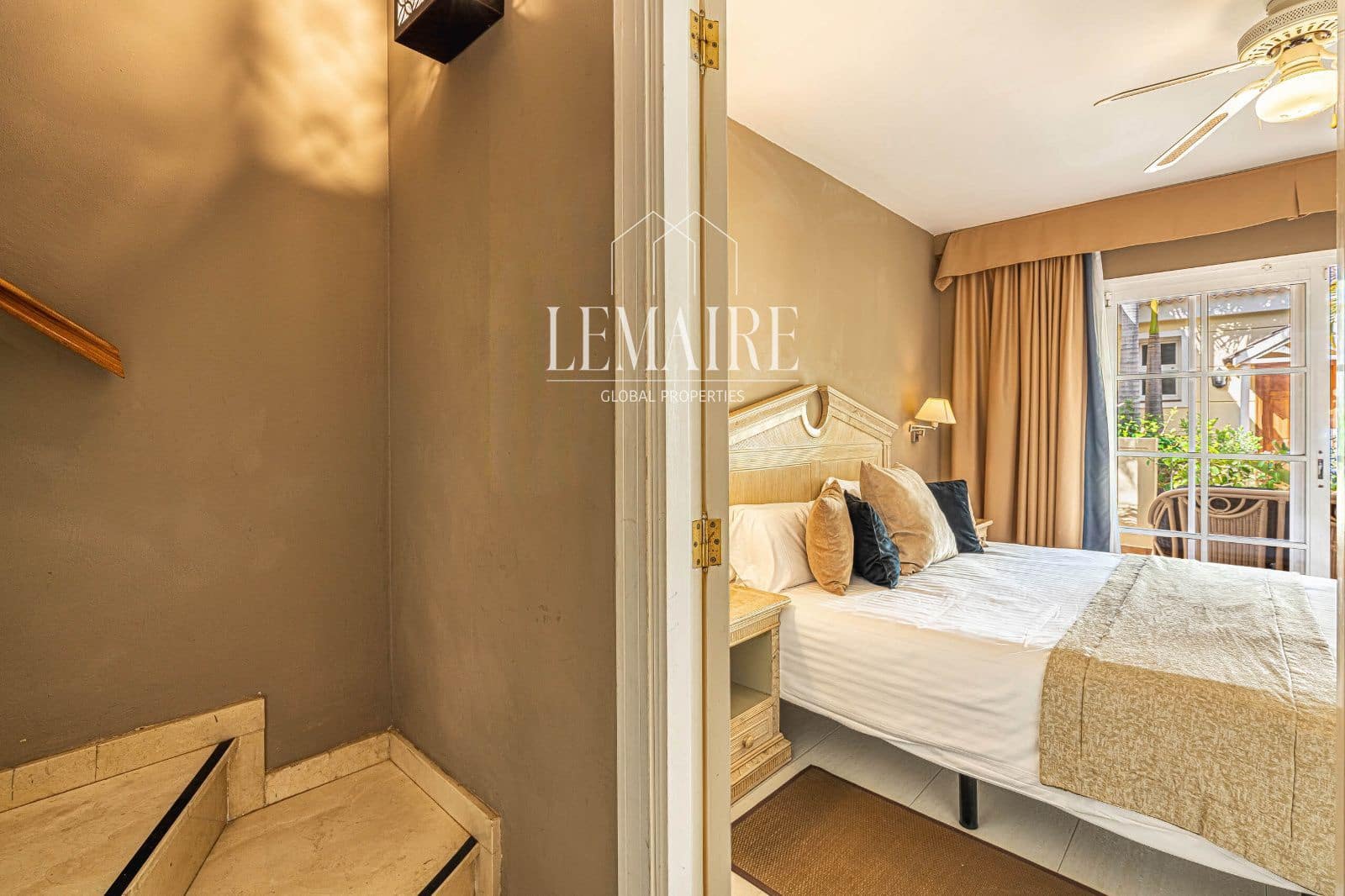 2 slaapkamer Flat te koop in Los Cristianos met zwembad - € 299.000 (Ref: 10103585)