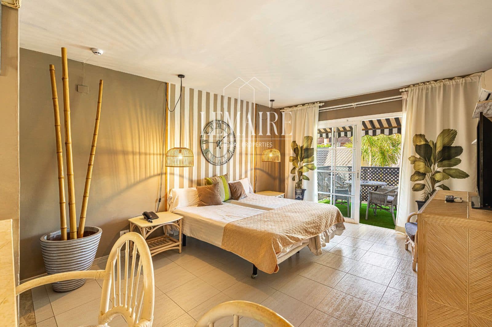 2 slaapkamer Flat te koop in Los Cristianos met zwembad - € 299.000 (Ref: 10103585)