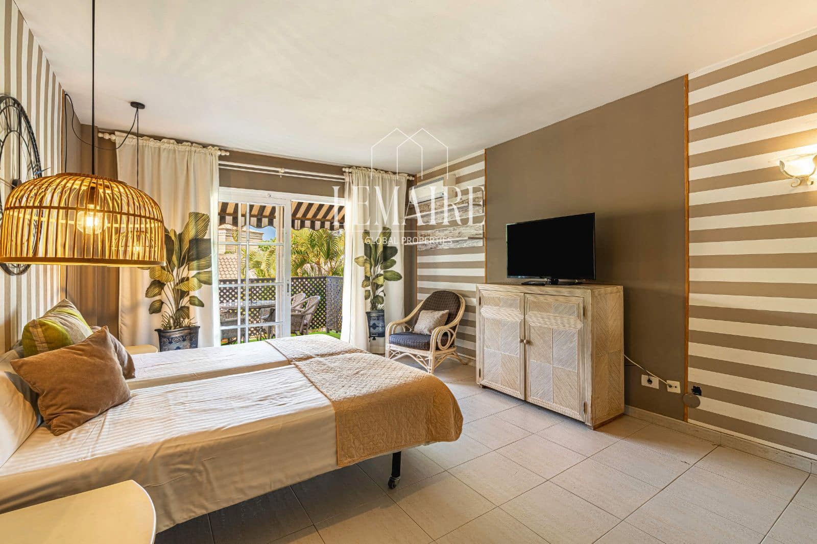 2 slaapkamer Flat te koop in Los Cristianos met zwembad - € 299.000 (Ref: 10103585)