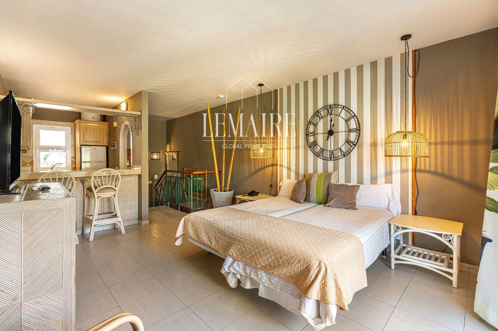 2 slaapkamer Flat te koop in Los Cristianos met zwembad - € 299.000 (Ref: 10103585)
