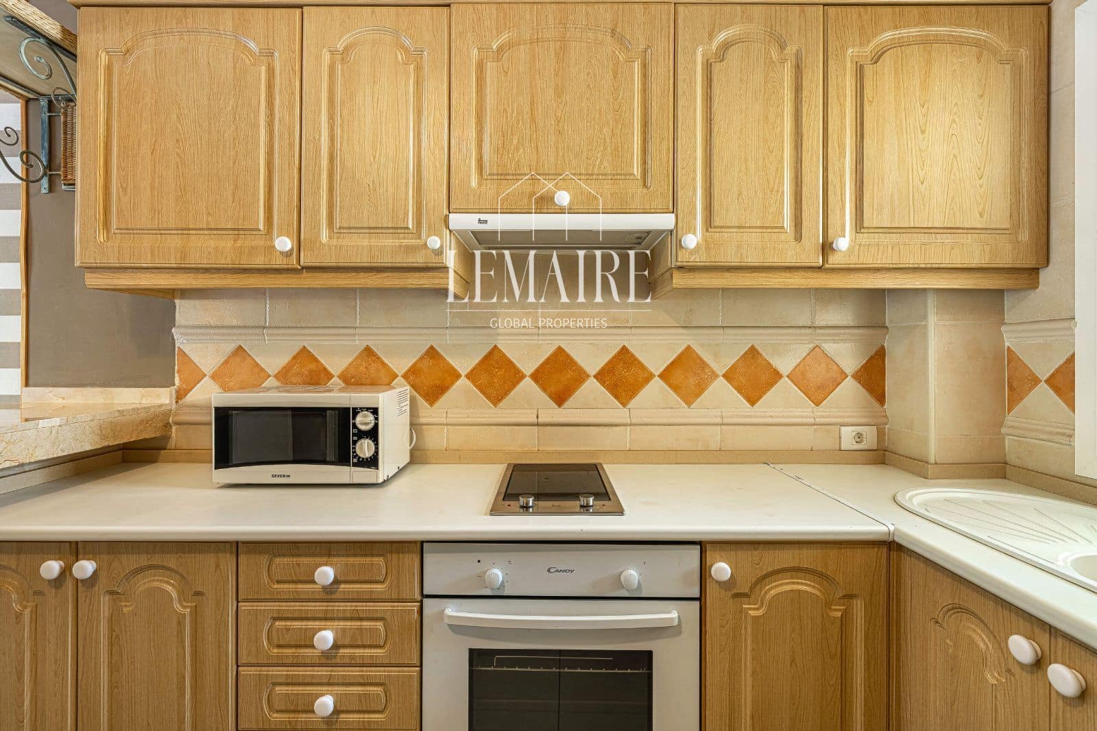 2 slaapkamer Flat te koop in Los Cristianos met zwembad - € 299.000 (Ref: 10103585)