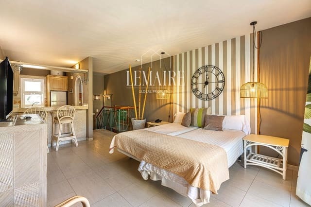2 slaapkamer Flat te koop in Los Cristianos, Arona met zwembad - € 299.000 (Ref: 10103585)