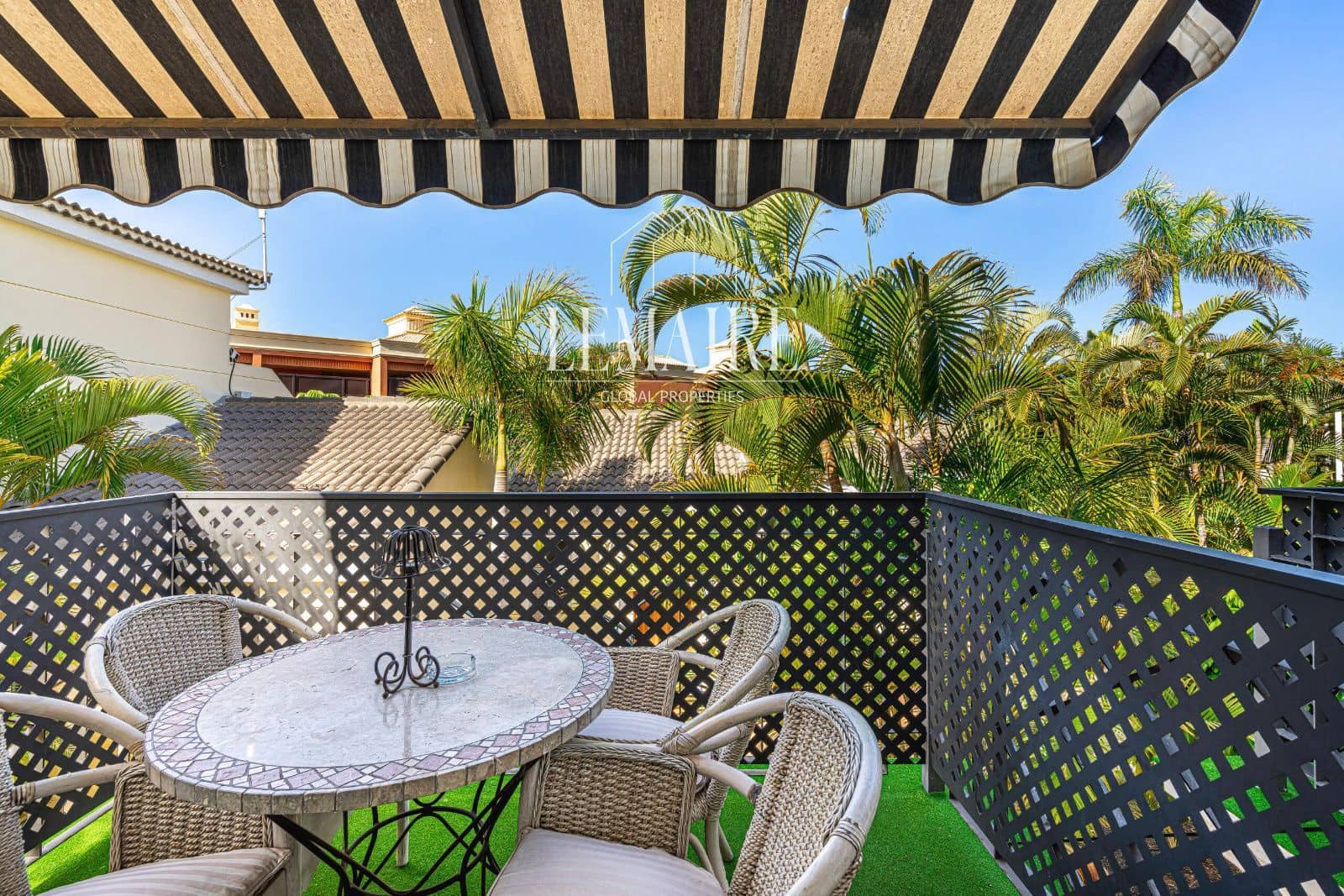 2 slaapkamer Flat te koop in Los Cristianos met zwembad - € 299.000 (Ref: 10103585)