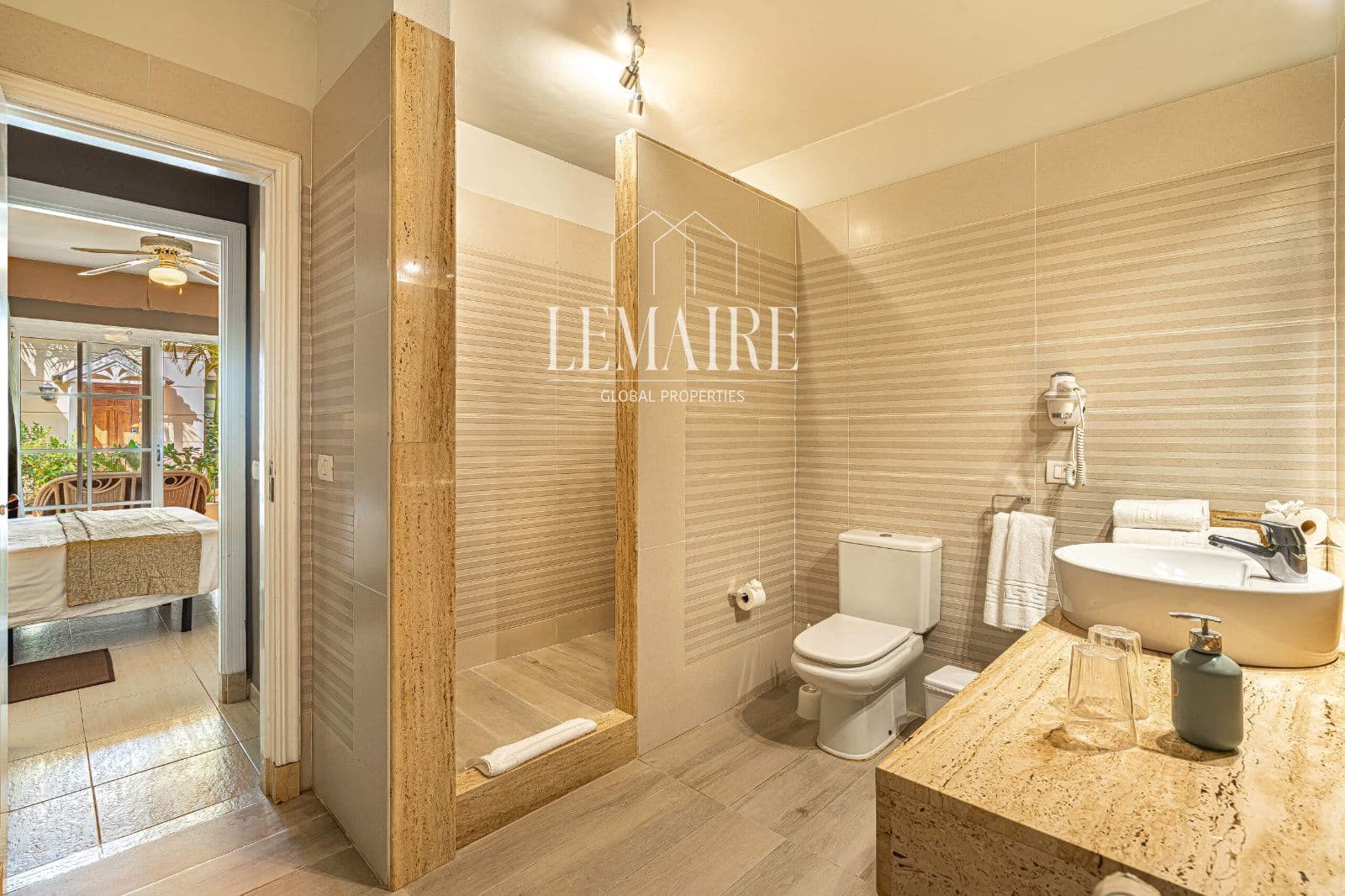2 slaapkamer Flat te koop in Los Cristianos met zwembad - € 299.000 (Ref: 10103585)