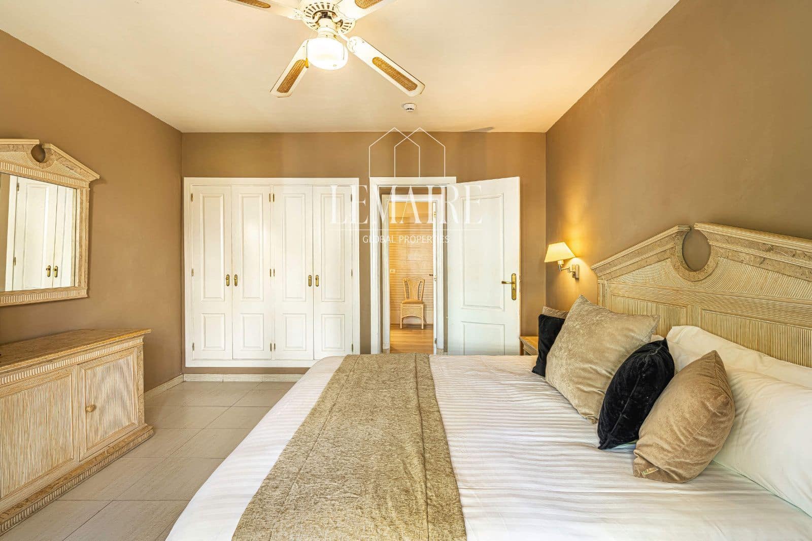2 slaapkamer Flat te koop in Los Cristianos met zwembad - € 299.000 (Ref: 10103585)
