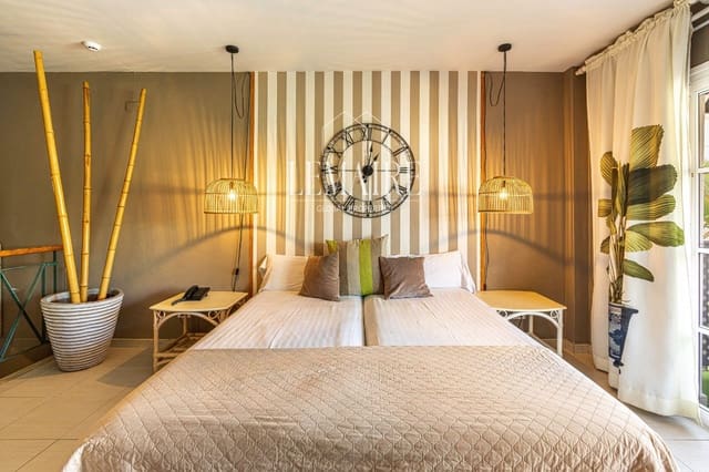 2 slaapkamer Flat te koop in Los Cristianos, Arona met zwembad - € 299.000 (Ref: 10103585)