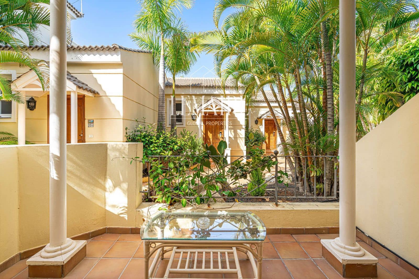 2 slaapkamer Flat te koop in Los Cristianos met zwembad - € 299.000 (Ref: 10103585)