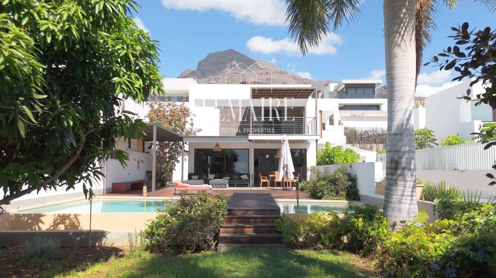 4 makuuhuone Huvila myytävänä paikassa Costa Adeje mukana uima-altaan 
autotalli - 2 625 000 € (Ref: 10103590)
