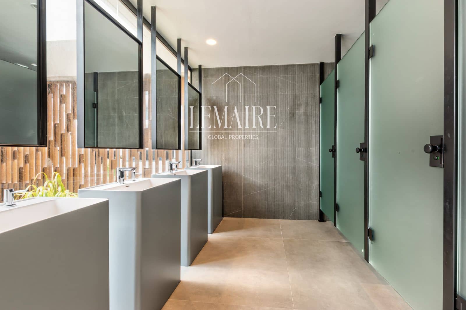Commercial for sale in Palm-Mar - € 750,000 (Ref: 10103592)