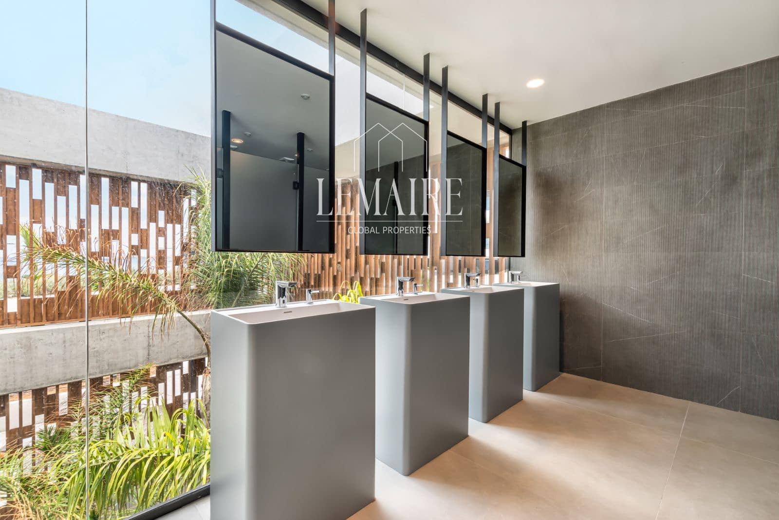 Commercial for sale in Palm-Mar - € 750,000 (Ref: 10103592)