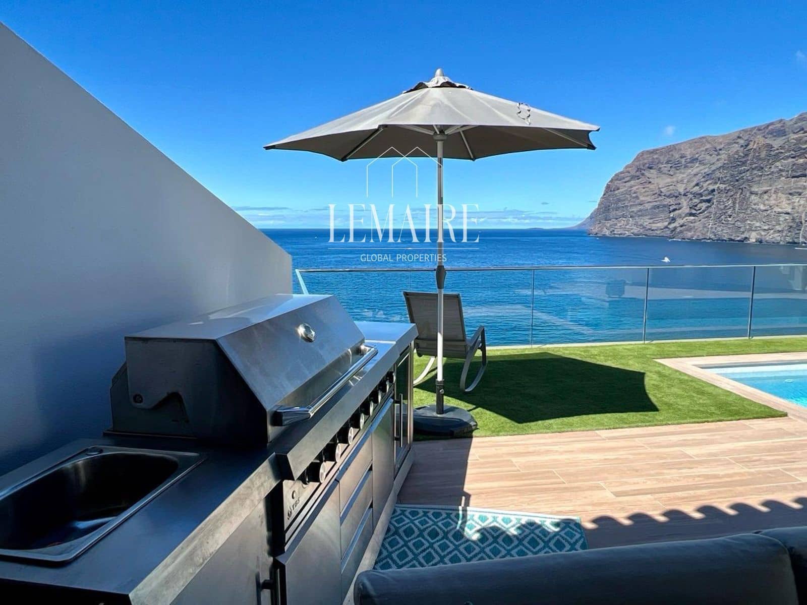 3 bedroom Villa for sale in Los Gigantes with pool garage - € 3,450,000 (Ref: 10103594)