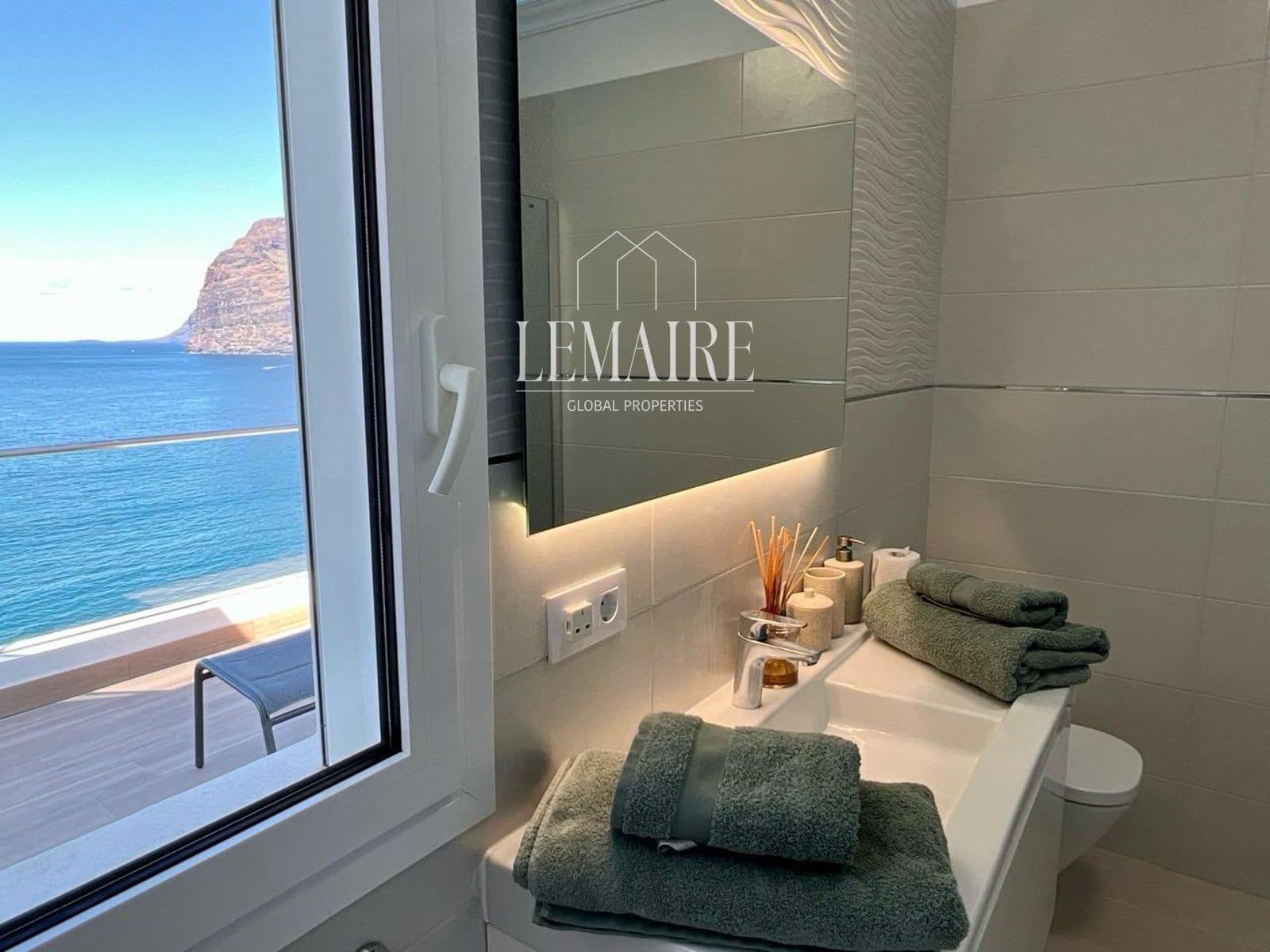 3 bedroom Villa for sale in Los Gigantes with pool garage - € 3,450,000 (Ref: 10103594)