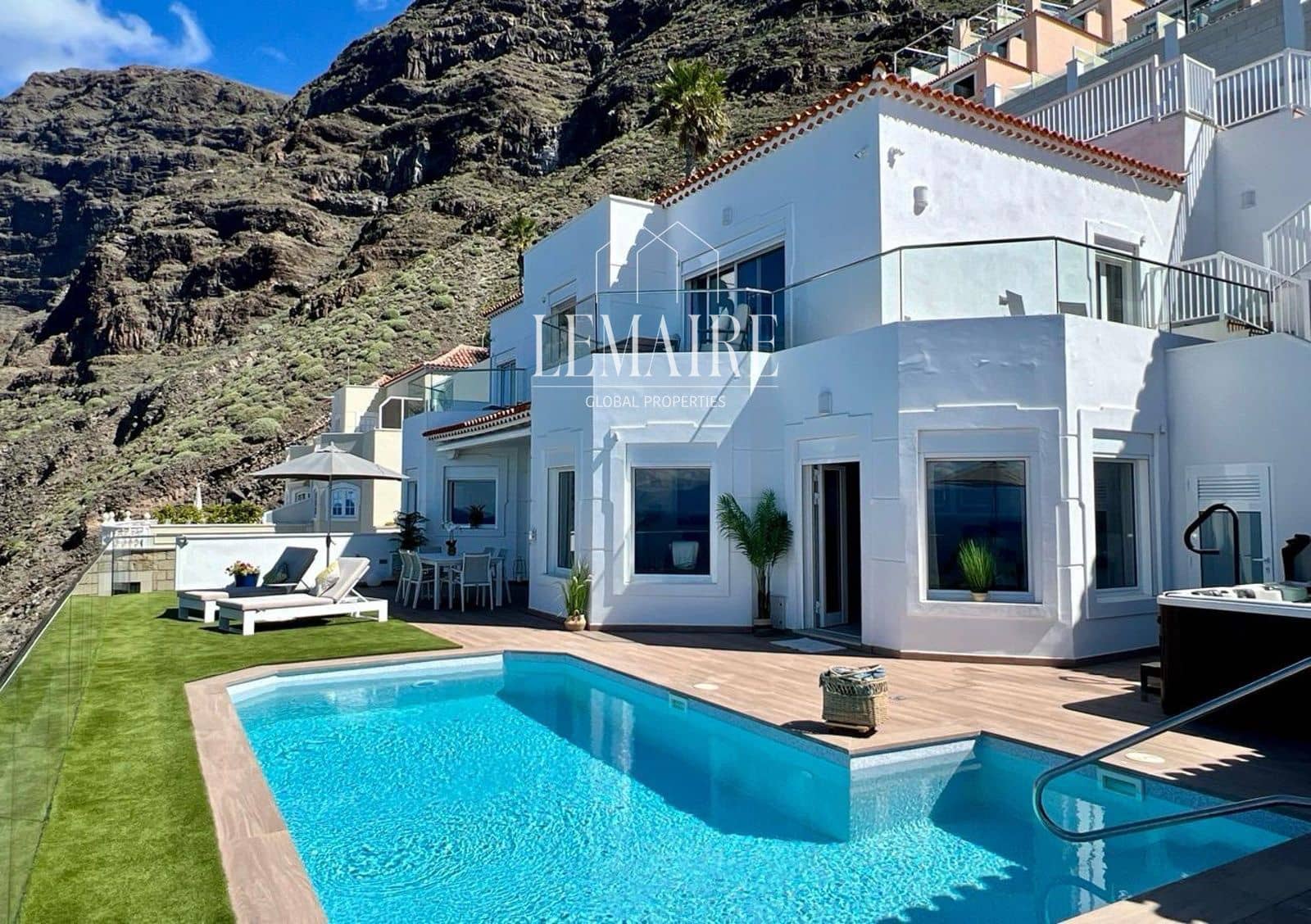 3 bedroom Villa for sale in Los Gigantes with pool garage - € 3,450,000 (Ref: 10103594)