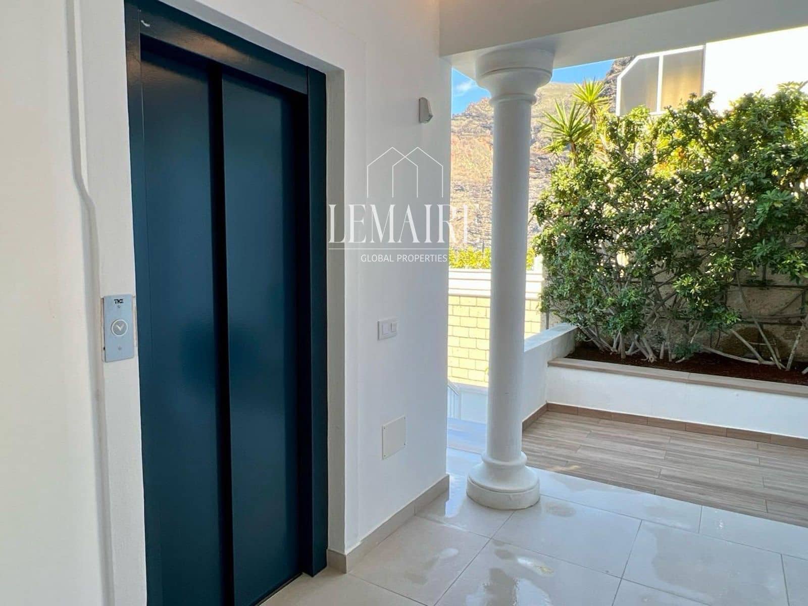 3 bedroom Villa for sale in Los Gigantes with pool garage - € 3,450,000 (Ref: 10103594)