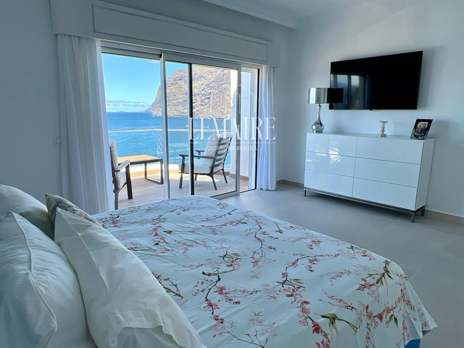 3 bedroom Villa for sale in Los Gigantes with pool garage - € 3,450,000 (Ref: 10103594)
