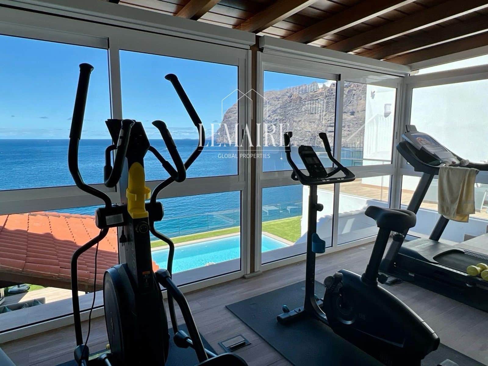 3 bedroom Villa for sale in Los Gigantes with pool garage - € 3,450,000 (Ref: 10103594)