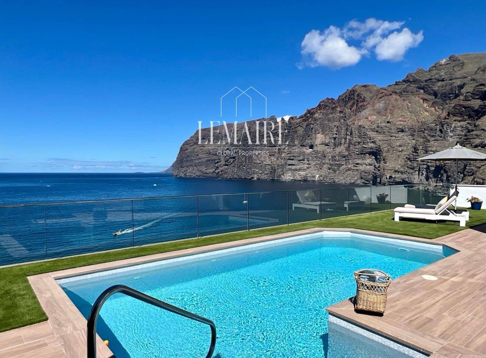 3 bedroom Villa for sale in Los Gigantes with pool garage - € 3,450,000 (Ref: 10103594)