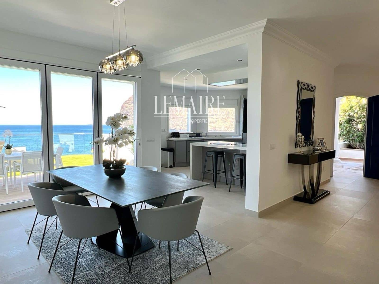 3 bedroom Villa for sale in Los Gigantes with pool garage - € 3,450,000 (Ref: 10103594)