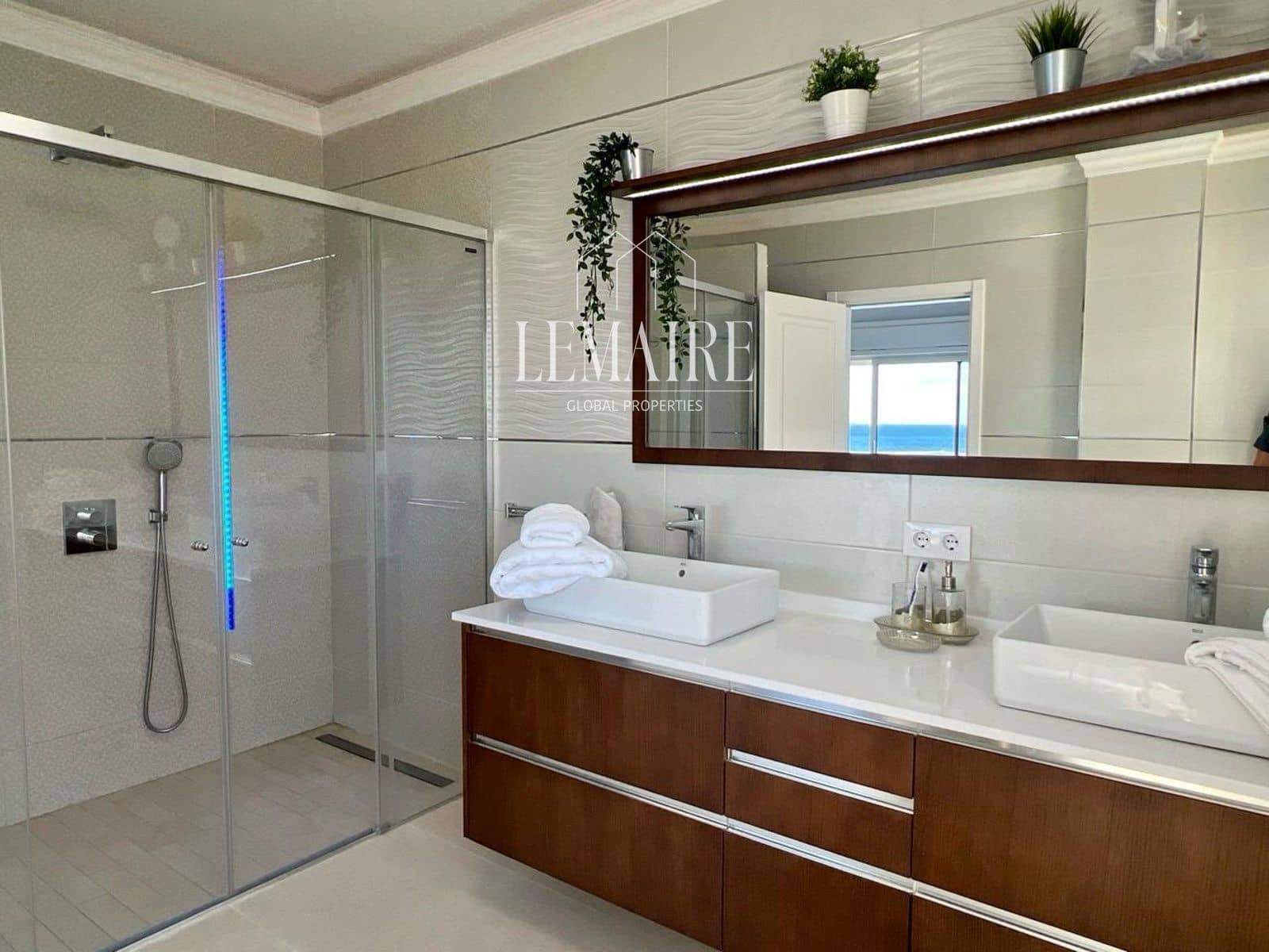 3 bedroom Villa for sale in Los Gigantes with pool garage - € 3,450,000 (Ref: 10103594)