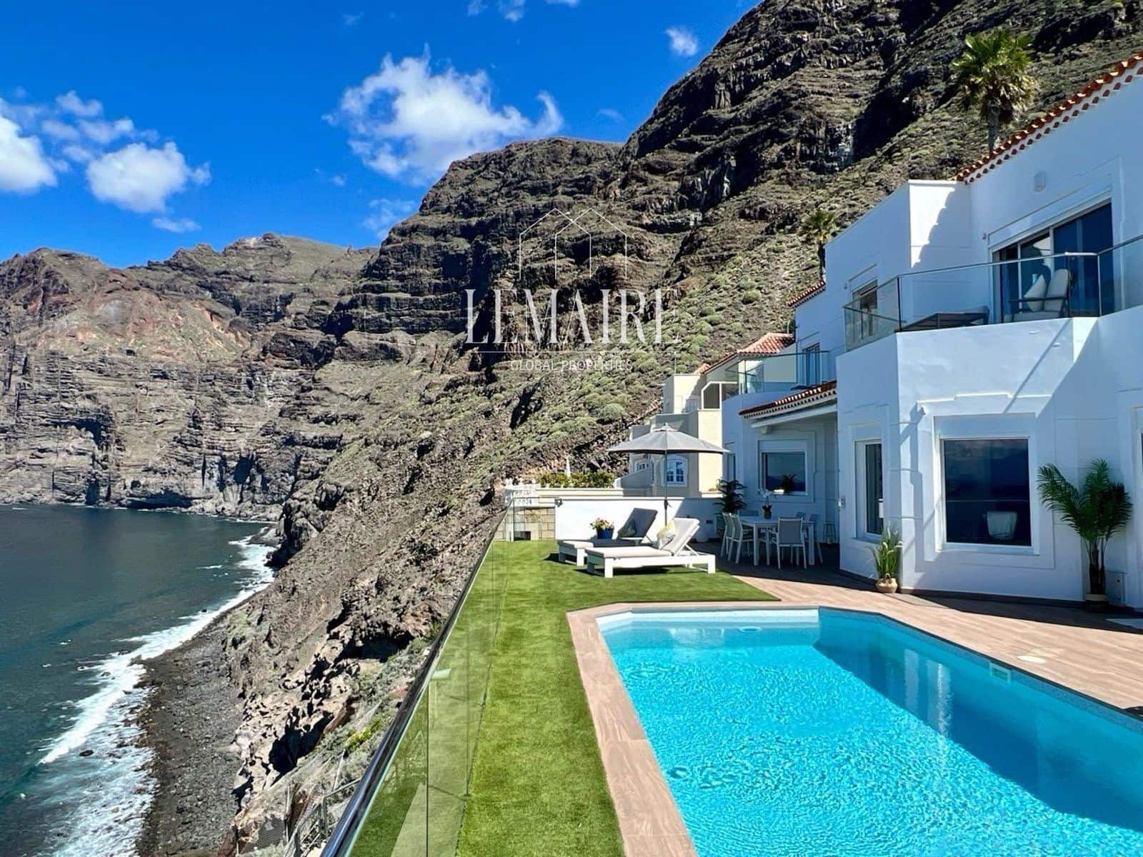 3 bedroom Villa for sale in Los Gigantes with pool garage - € 3,450,000 (Ref: 10103594)