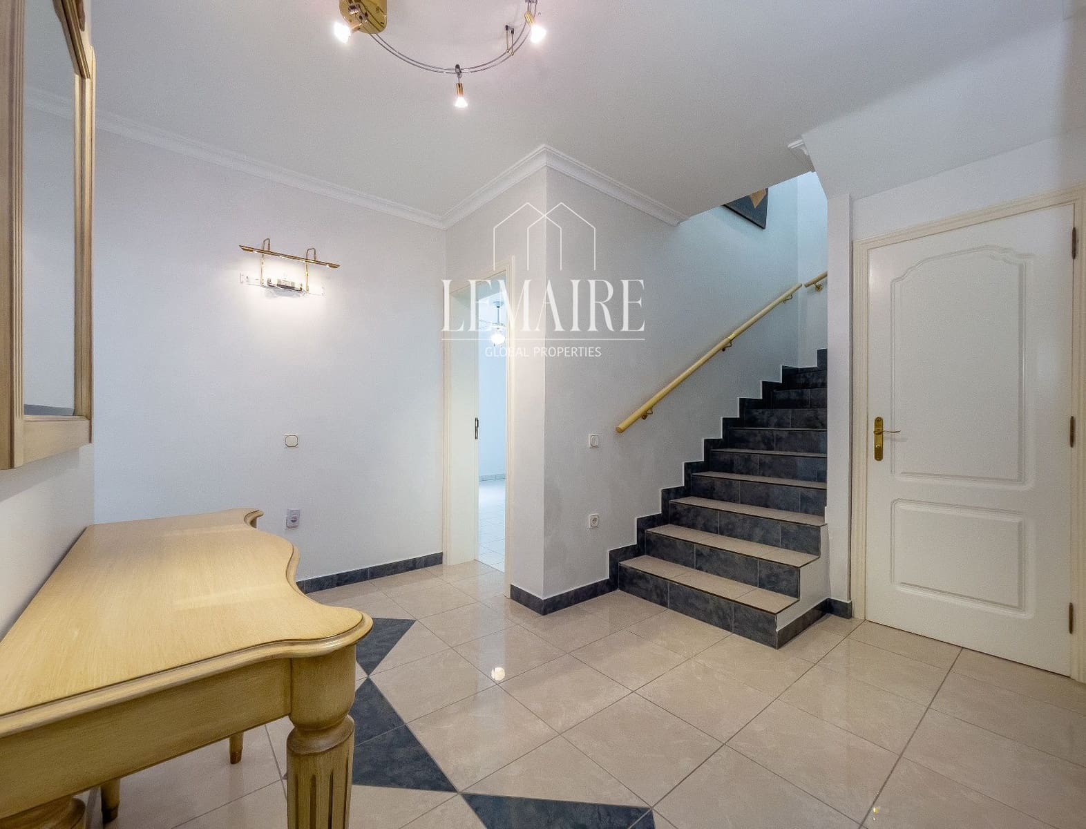 3 sovrum Villa till salu i Costa Adeje med pool garage - 3 050 000 € (Ref: 10103598)