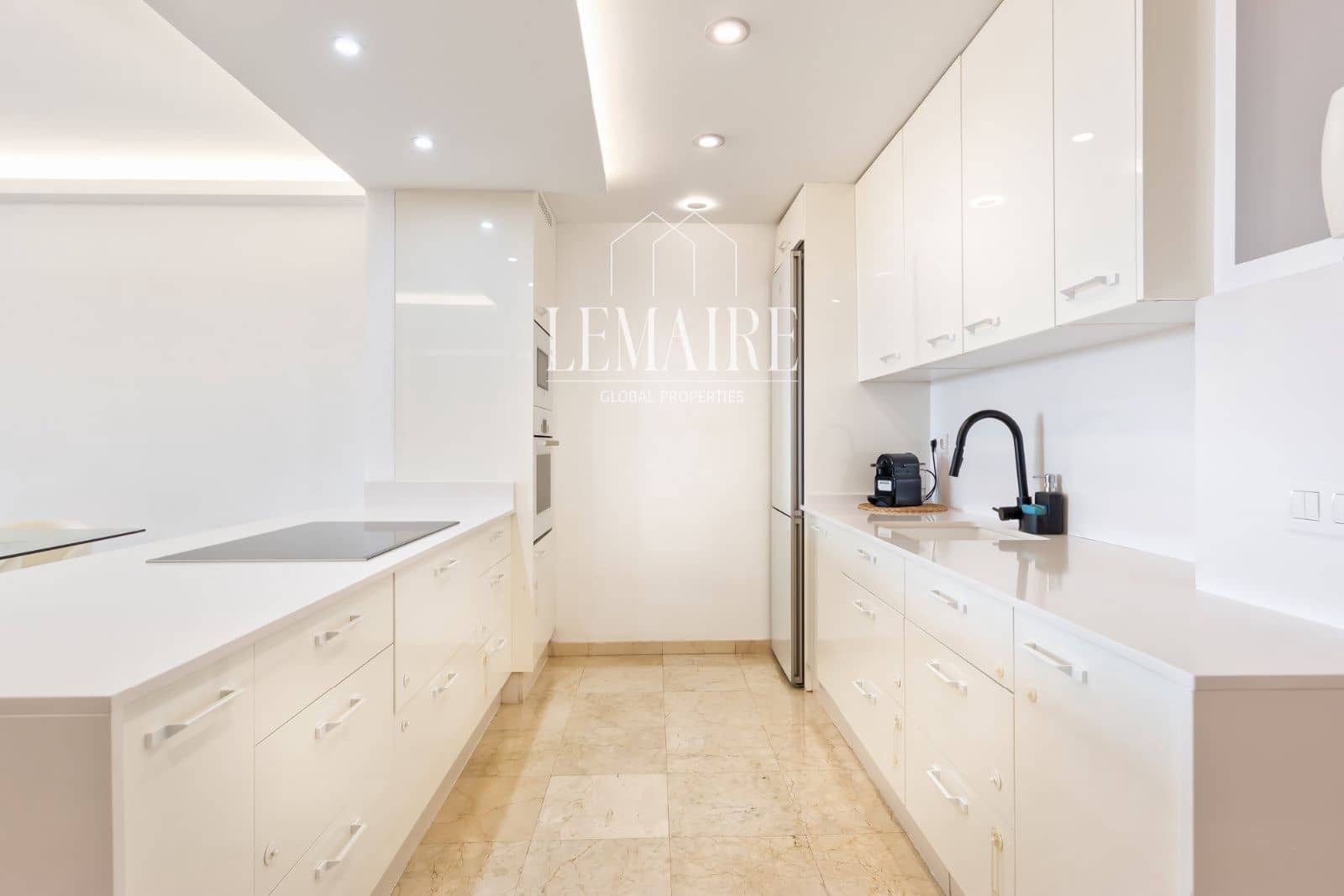 2 soveværelse Lejlighed til salg i Palm-Mar med swimmingpool garage - € 649.000 (Ref: 10103599)