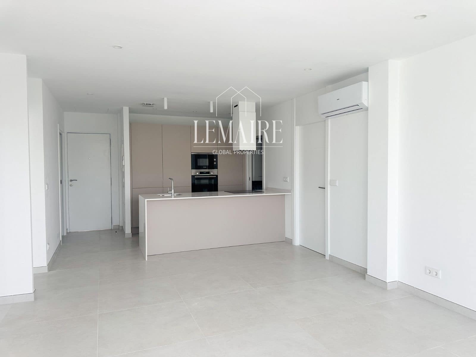 2 soveværelse Lejlighed til salg i Palm-Mar med swimmingpool garage - € 610.000 (Ref: 10103601)