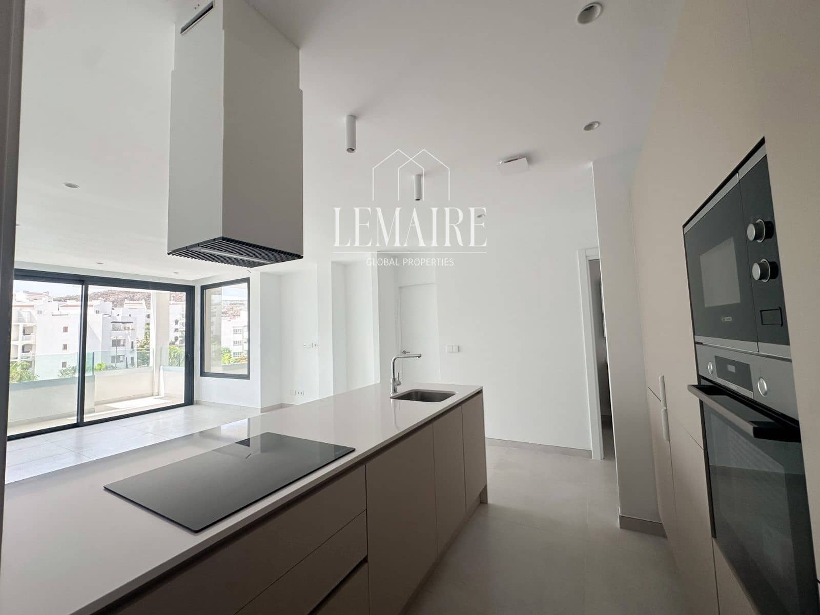 2 soveværelse Lejlighed til salg i Palm-Mar med swimmingpool garage - € 610.000 (Ref: 10103601)