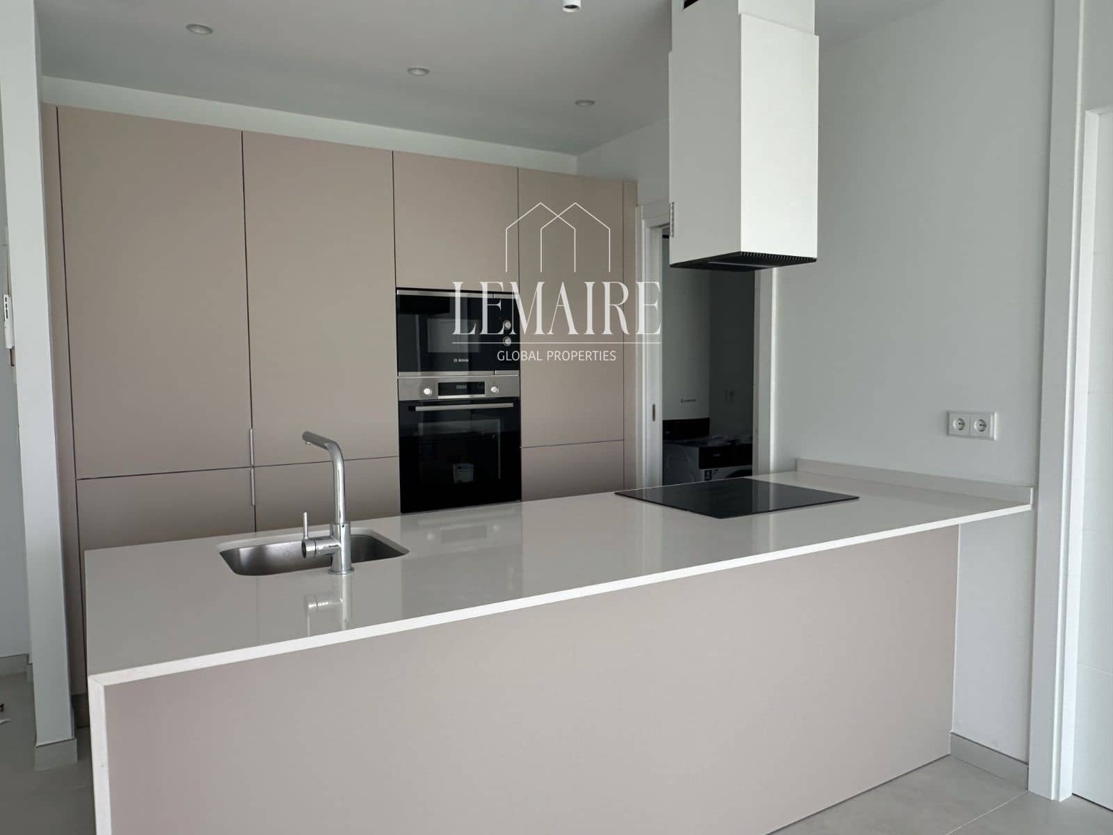 2 soveværelse Lejlighed til salg i Palm-Mar med swimmingpool garage - € 610.000 (Ref: 10103601)