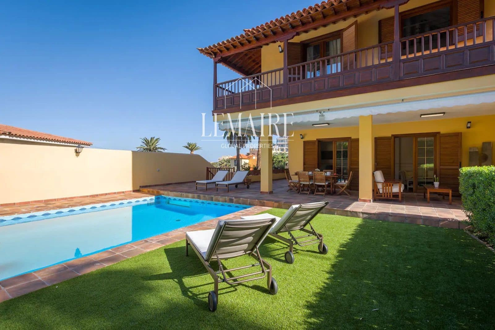 4 bedroom Villa for sale in Puerto de la Cruz with pool - € 2,000,000 (Ref: 10103605)
