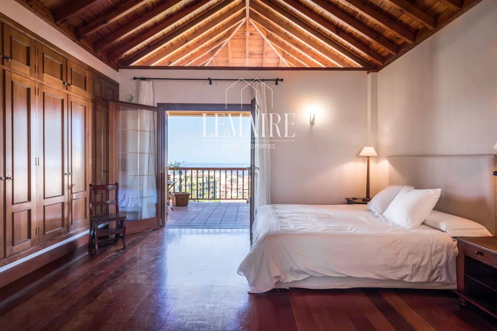 4 bedroom Villa for sale in Puerto de la Cruz with pool - € 2,000,000 (Ref: 10103605)