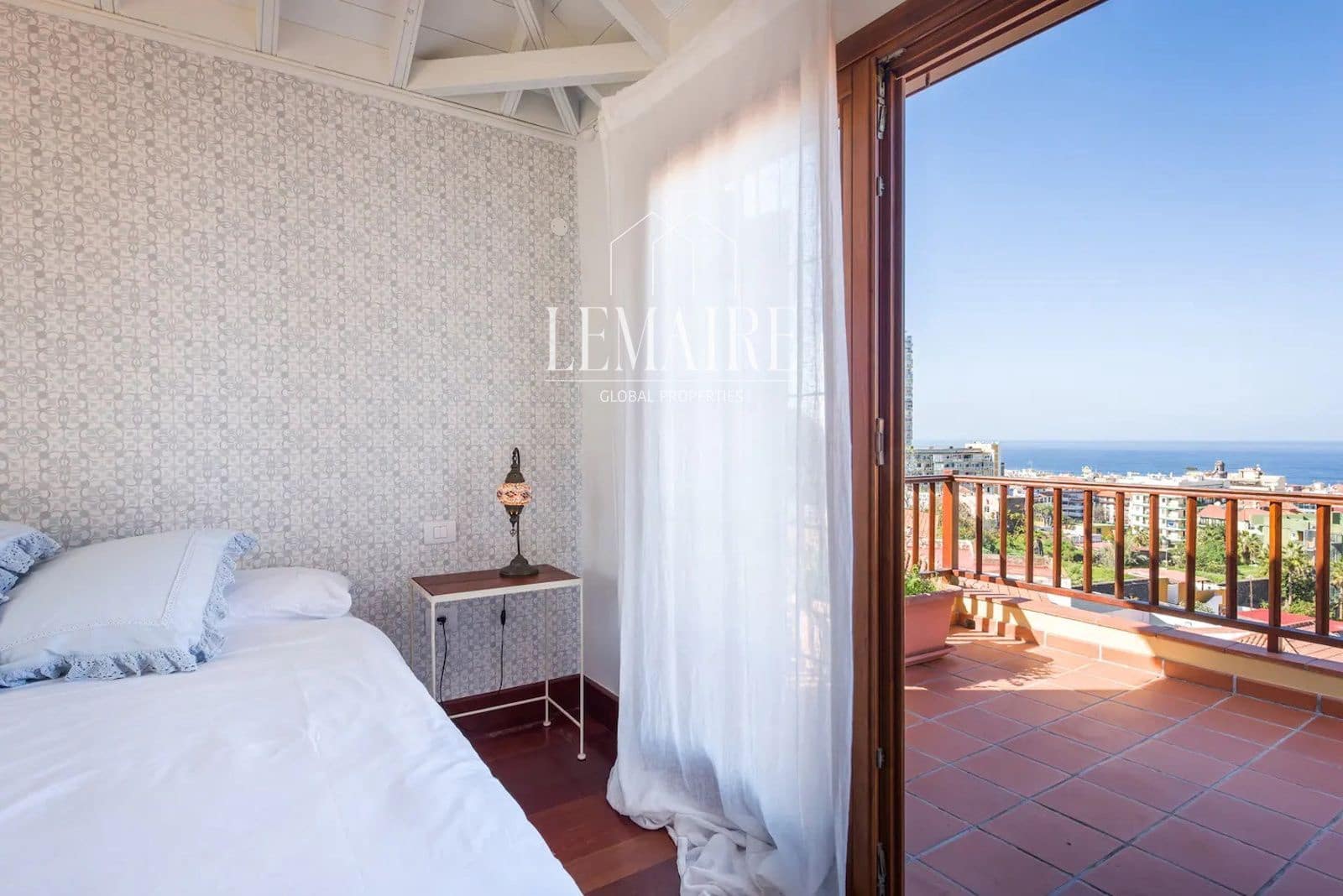 4 bedroom Villa for sale in Puerto de la Cruz with pool - € 2,000,000 (Ref: 10103605)