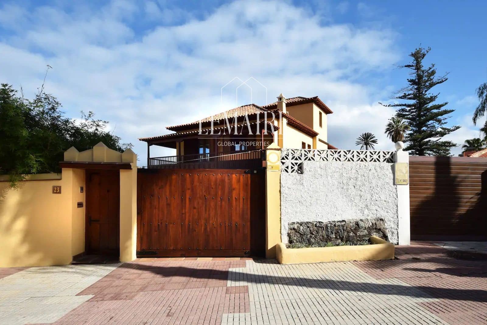 4 bedroom Villa for sale in Puerto de la Cruz with pool - € 2,000,000 (Ref: 10103605)