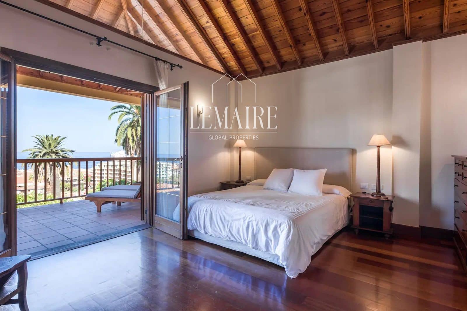 4 bedroom Villa for sale in Puerto de la Cruz with pool - € 2,000,000 (Ref: 10103605)