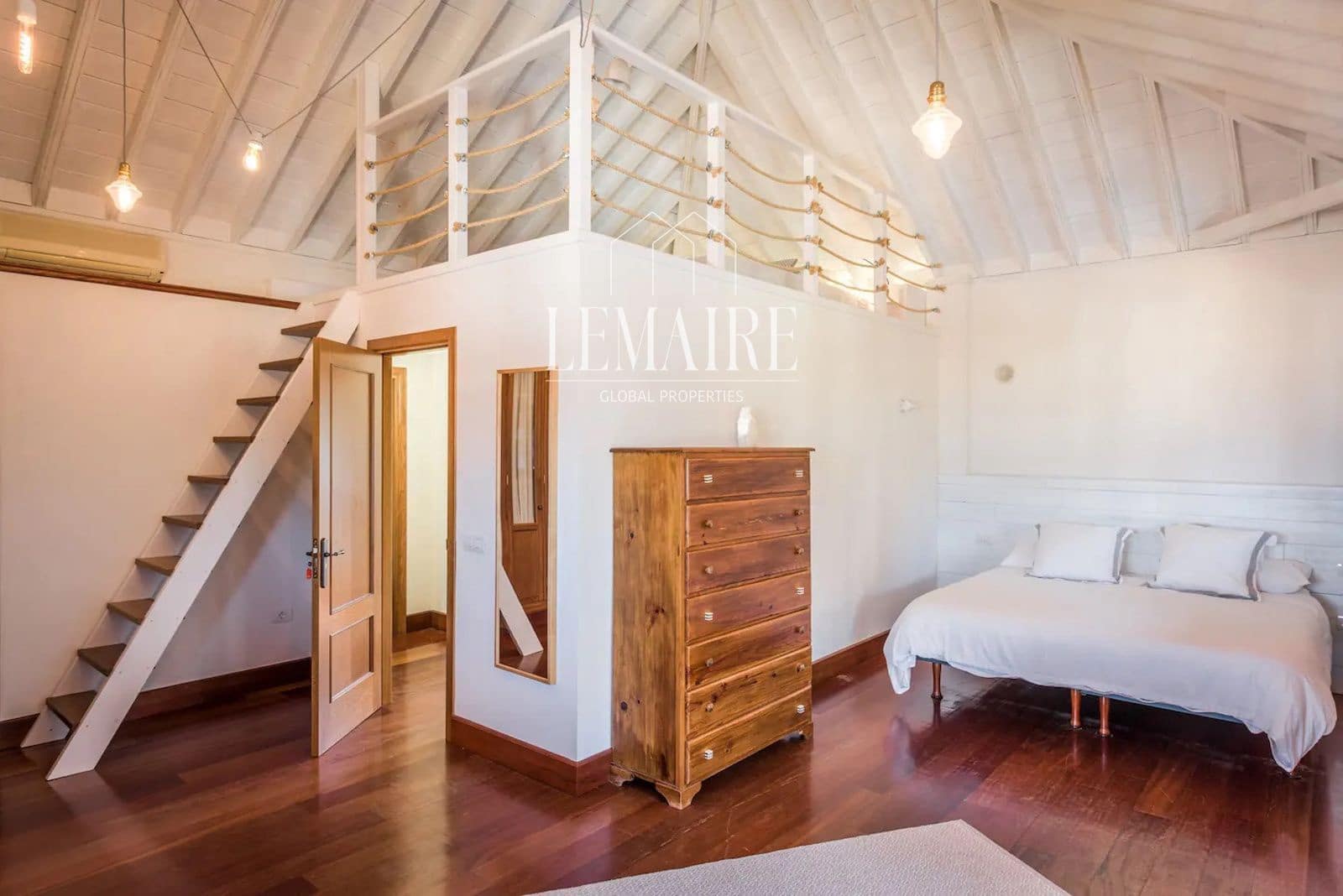 4 bedroom Villa for sale in Puerto de la Cruz with pool - € 2,000,000 (Ref: 10103605)
