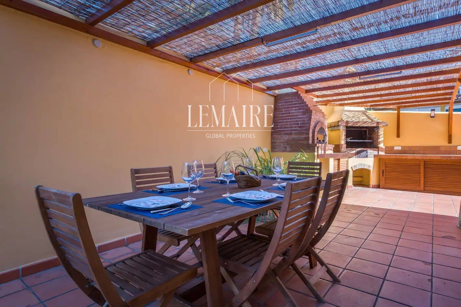 4 bedroom Villa for sale in Puerto de la Cruz with pool - € 2,000,000 (Ref: 10103605)